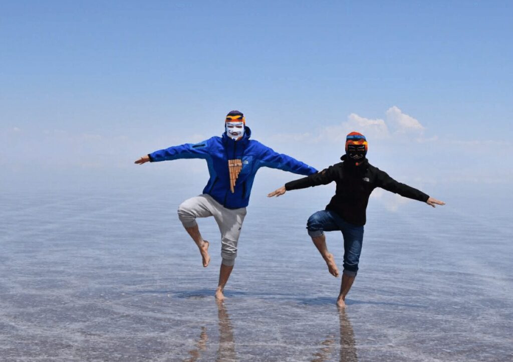 学生時代　代表豊嶋とウユニ塩湖での1枚